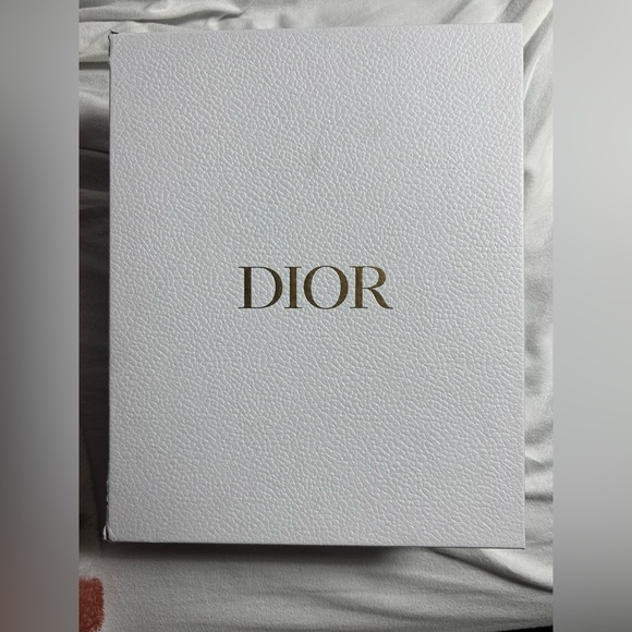 CHRISTIAN DIOR
Shearling Canvas Embroidered - Picture 2 of 3